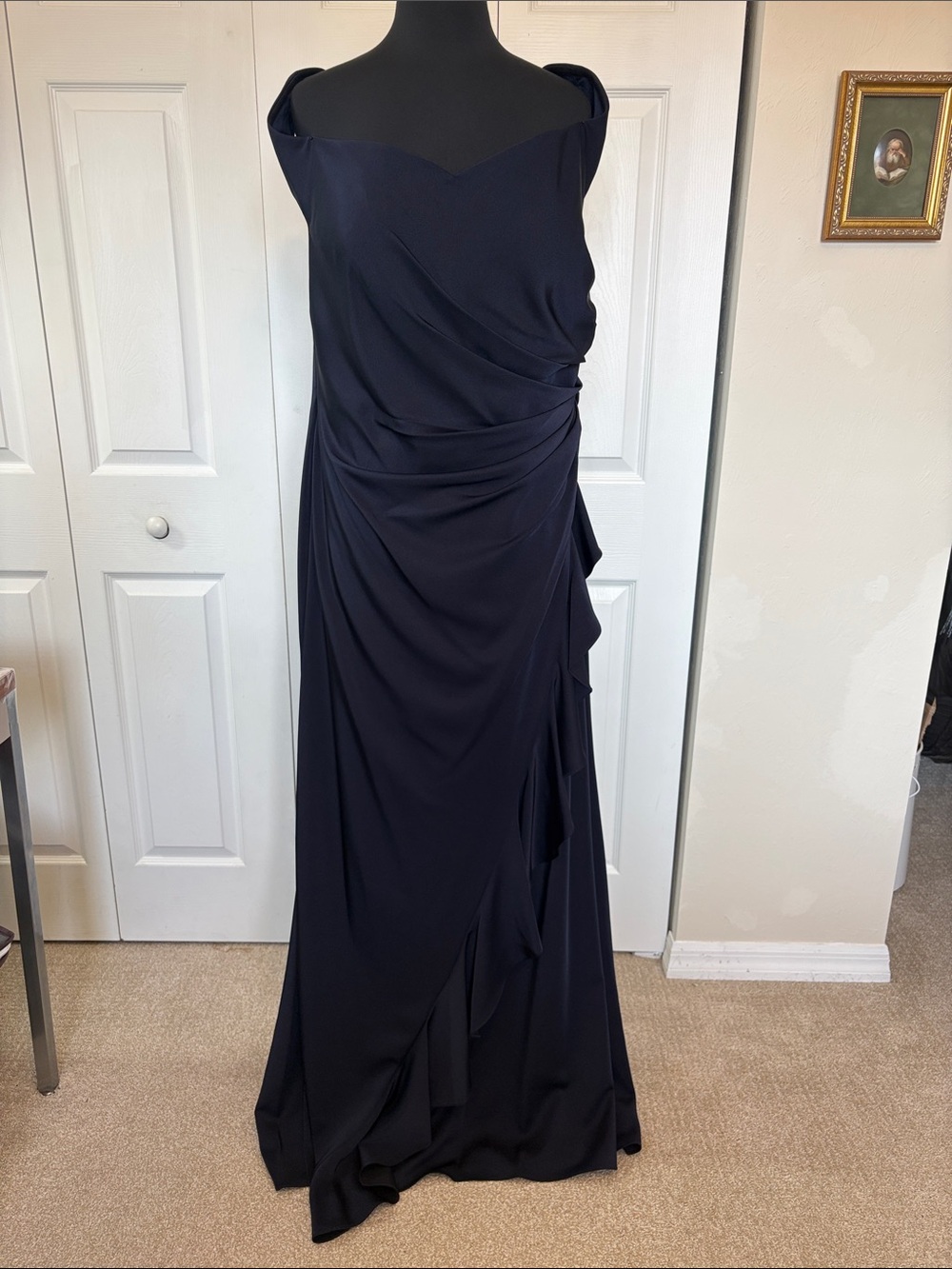NWT La Femme Navy Off-the-Shoulder Ruched Gown –Size 20).